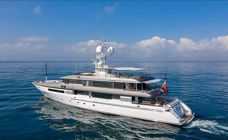 ATLAS Yacht Codecasa 2011 Owner Yim Leak 9