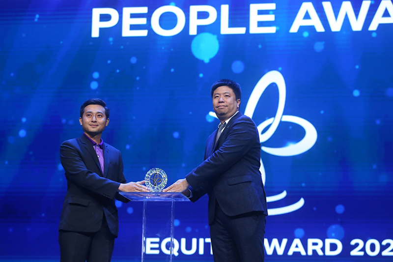 EQUITY AWARD 06 08 3