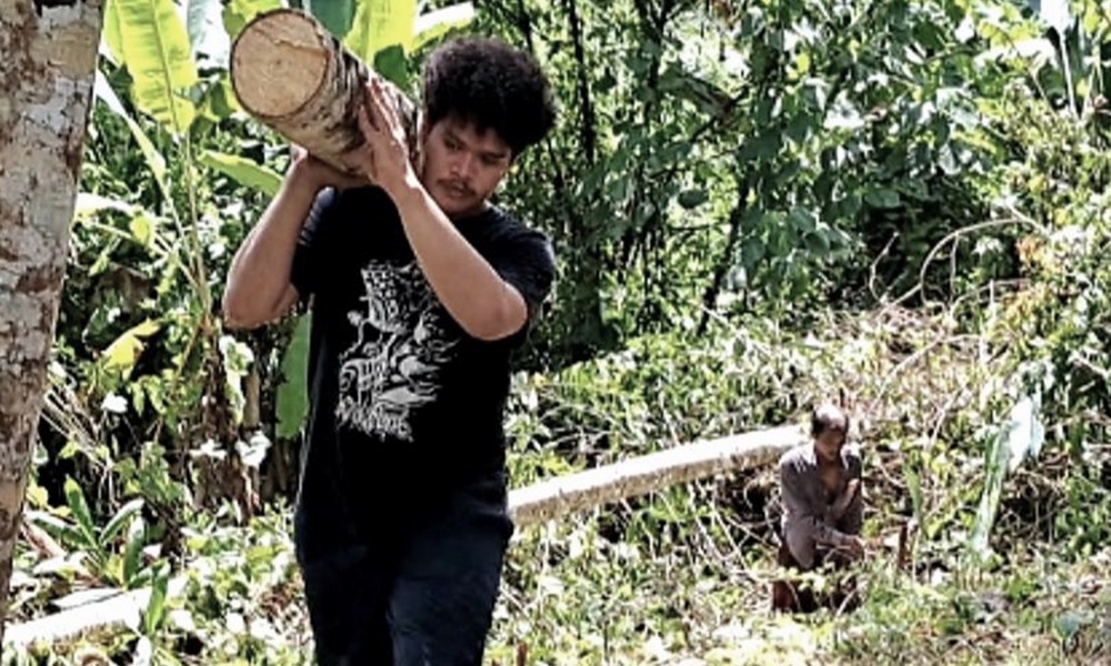 mothermourning291054