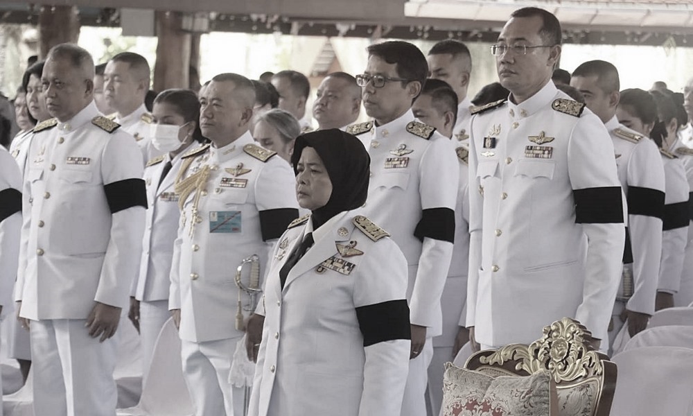 queenmothermourning26103g