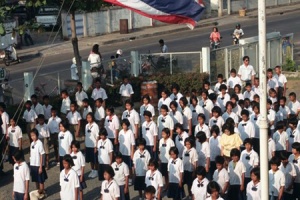 เครื่องแบบนักเรียน กับอำนาจนิยมและความเหลื่อมล้ำ ของระบบโรงเรียนไทย