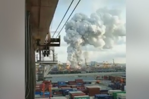 ไฟไหม้บนเรือขนส่งสินค้า แหลมฉบัง กรมควบคุมมลพิษเข้าพื้นที่ตรวจเจอ สาร VOCs